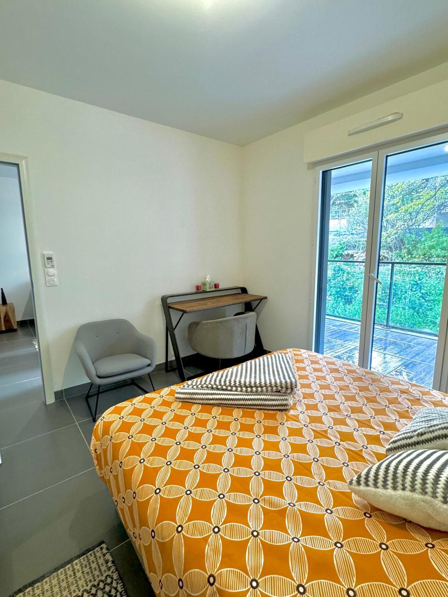Superbe T2 Dans Residence Avec Piscine Chauffee Beausoleil Bagian luar foto