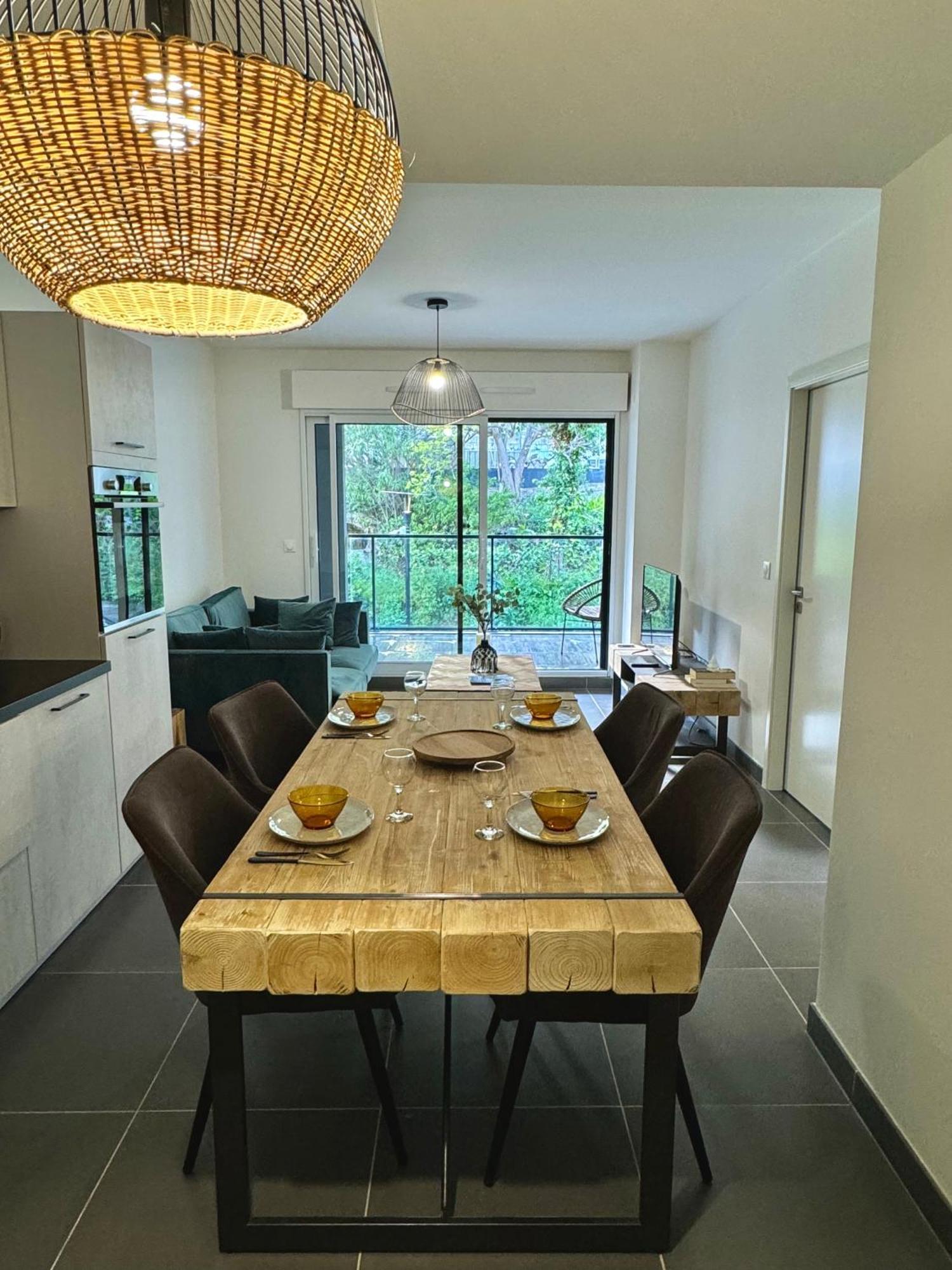 Superbe T2 Dans Residence Avec Piscine Chauffee Beausoleil Bagian luar foto