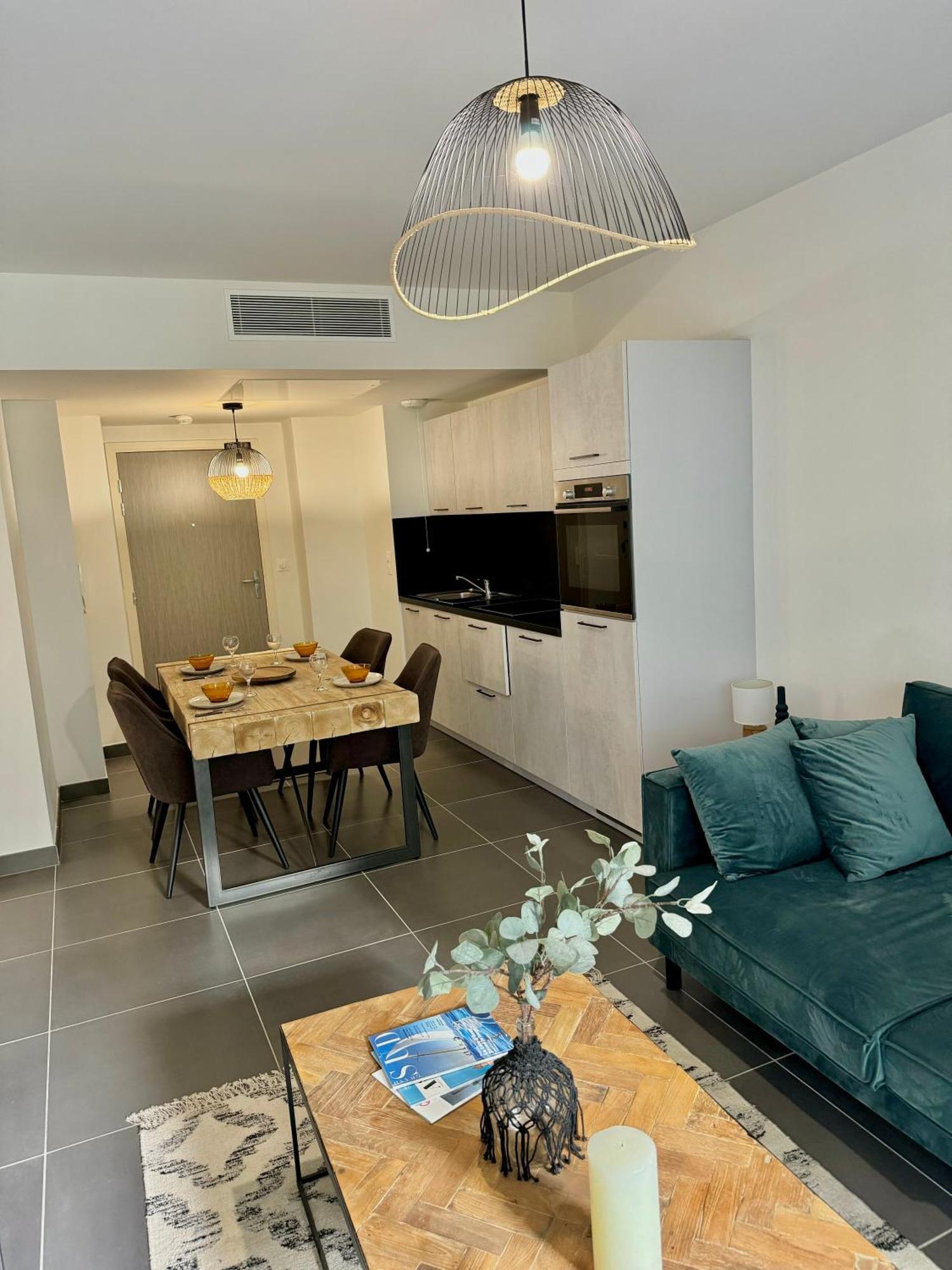 Superbe T2 Dans Residence Avec Piscine Chauffee Beausoleil Bagian luar foto