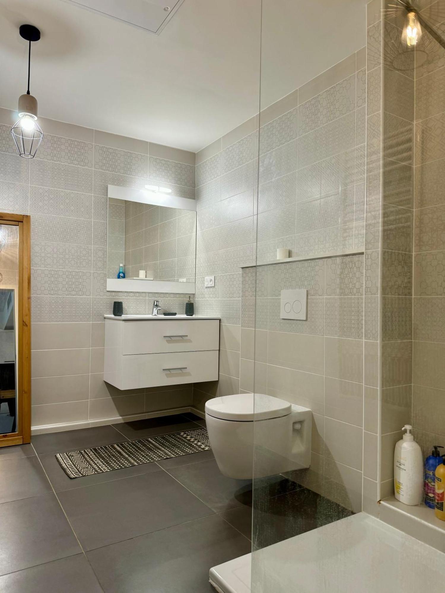 Superbe T2 Dans Residence Avec Piscine Chauffee Beausoleil Bagian luar foto