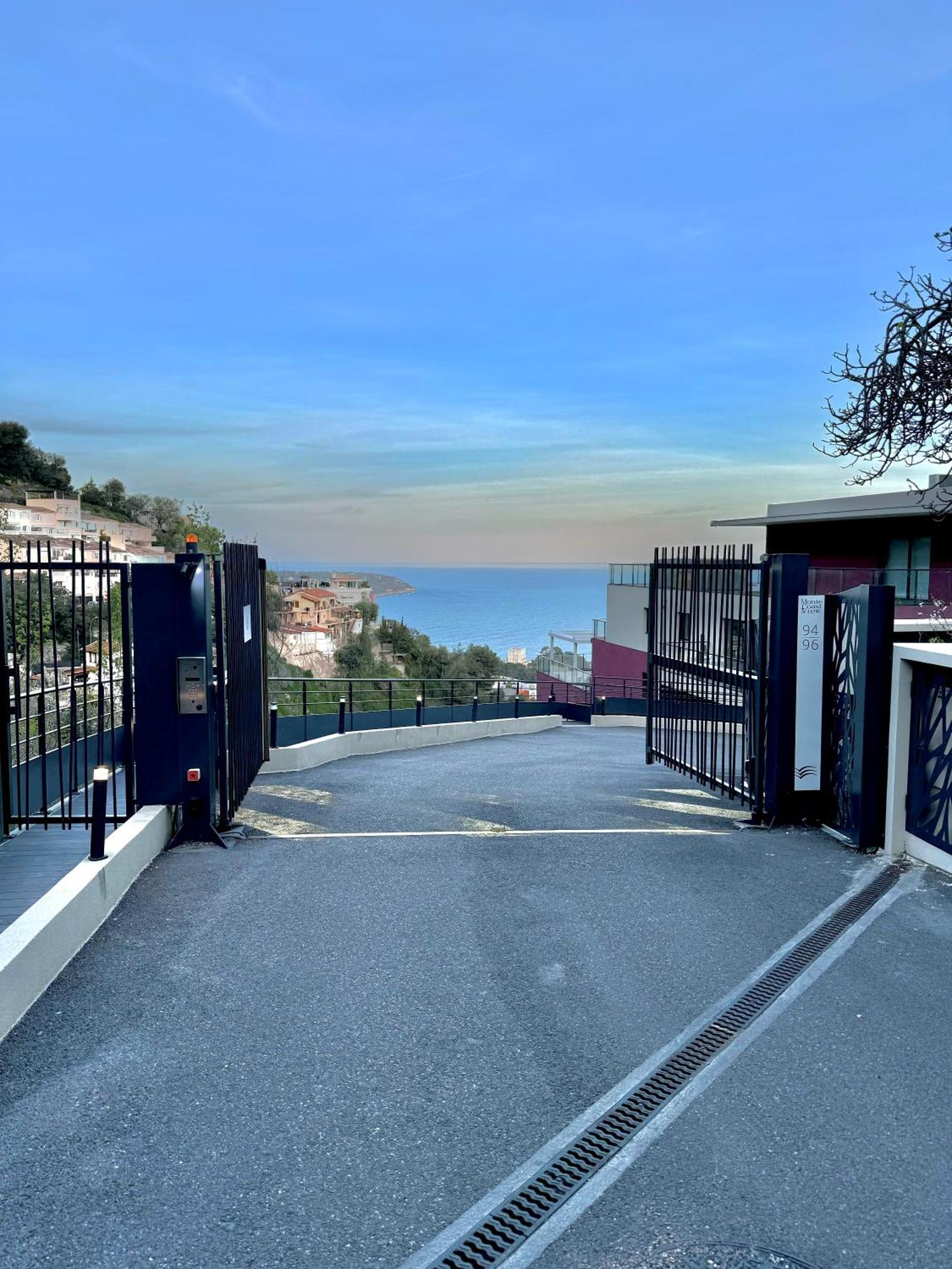Superbe T2 Dans Residence Avec Piscine Chauffee Beausoleil Bagian luar foto